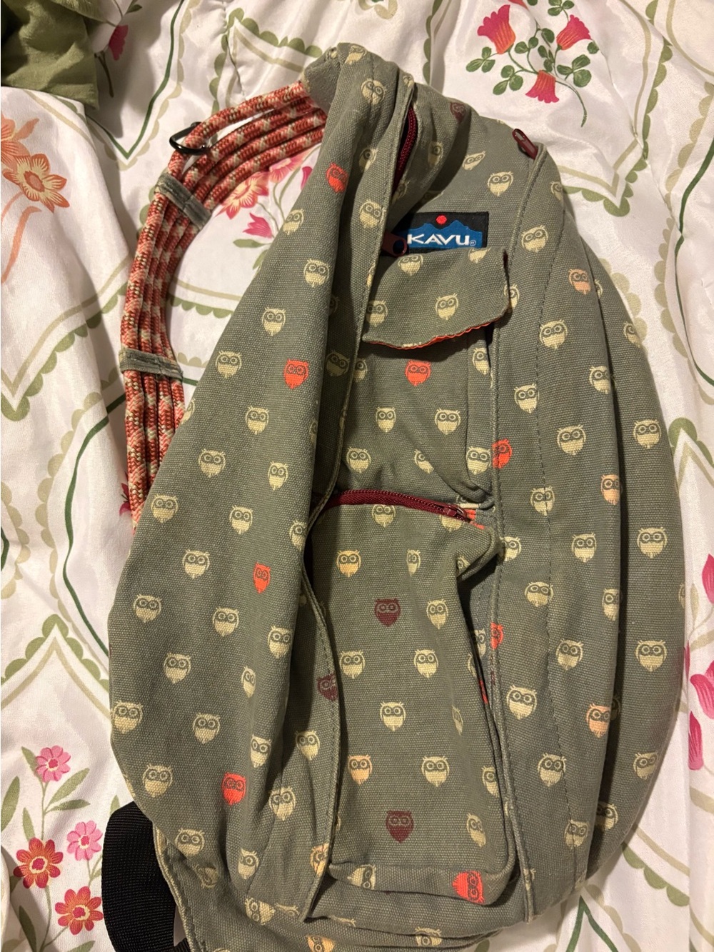Kavu Gray Owl-Print Rope Sling Bag